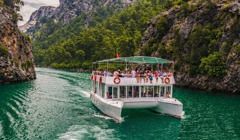 Green Canyon & Boat Tour